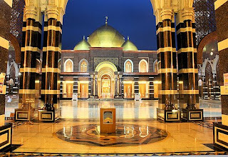 Amazing Architectural Design of Golden Dome Mosque : Masjid Kubah Emas