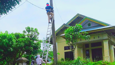 Siap-siap Internetan Sepuasnya, Kabel Jaringan WiFi Masuk ke Desa Siabu, Saat Ini Tahap Pemasangan