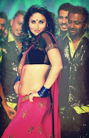 Kareena, kapoor, hot, navel, and, cleavage, show, in, movie, heroine