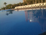 Atlantis Dubaiwhat's missing? (atlantis empty pool)