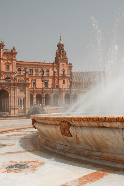 Travel Guide to Seville