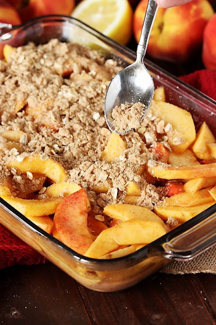 How to Make Fresh Peach Crisp Image