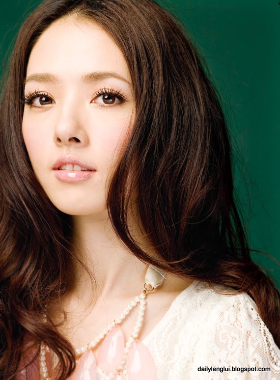 Bea Hayden / Guo Biting (郭碧婷) Bea Hayden / Guo Biting (郭碧婷)