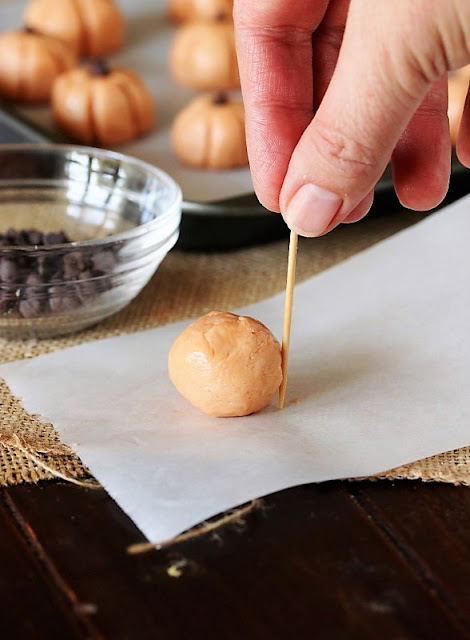 How to Make Easy Peanut Butter Pumpkins Image