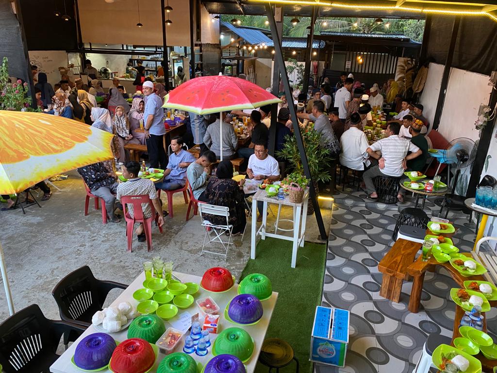 Fthree Garden Cafe Viral, Tempat Favorit Warga Simeulue Buka Puasa Bersama