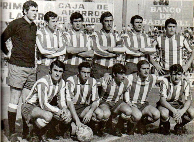 Real SPORTING DE GIJÓN. Temporada 1971-72. Castro, Echevarría, Fabián, Puente, Hernández y José Manuel. Lavandera, Quini, Paquito, Valdés y Churruca. C. D. SABADELL 0 REAL SPORTING DE GIJÓN 2 Domingo 05/09/1971. Campeonato de Liga de 1ª División, jornada 1. Sabadell, Barcelona, estadio de la Nova Creu Alta. GOLES: ⚽0-1: 40’, Churruca. ⚽0-2: 52’, Churruca.