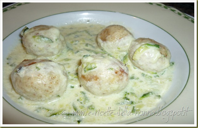 Polpette di pollo con crema di riso e zucchine (11)