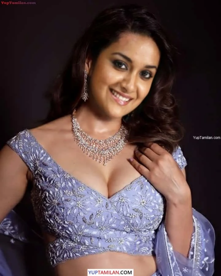 Keerthy Suresh Sexy Cleavage Photos - Curvy Deep Boobs