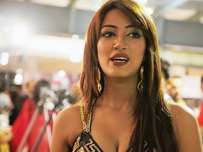 Mathira Khan HD Wallpapers