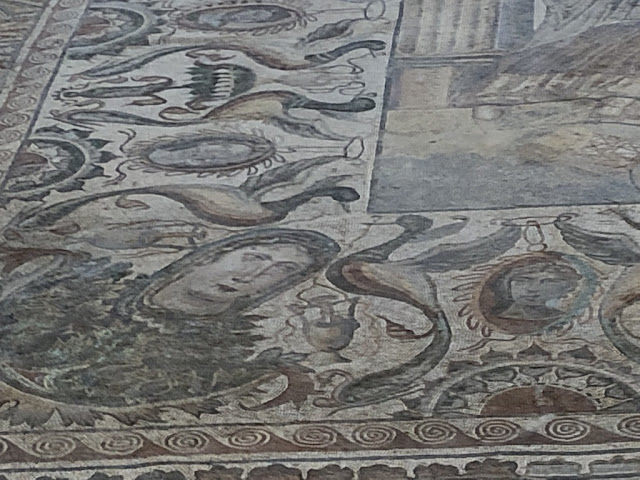 Villa Romana de La Olmeda detalle mosaico salón