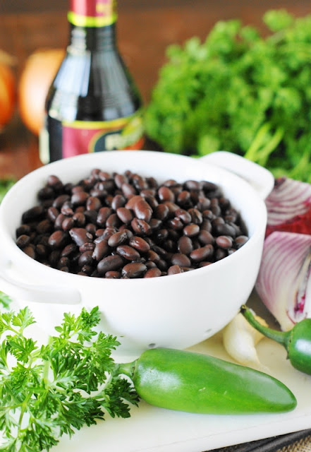 Seasoned Black Beans ~ a quick side dish loaded with flavor & on the table in under 15 minutes!  www.thekitchenismyplayground.com