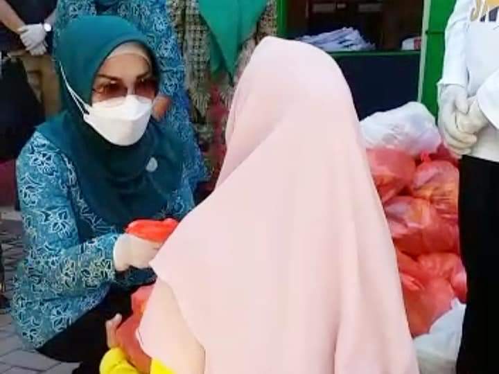 400 Warga Kompleks Kusta Jongaya Terima Sembako Dan Masker Dari Ketua PKK SulSel