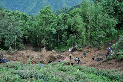 Devastating mudslides in Darjeeling kill 30