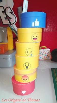 boite ronde en papier smiley reaction facebook.