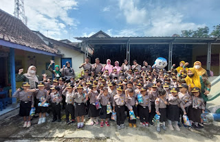 Ajarkan Disiplin Sejak Dini, Satlantas Polres Kendal Hadirkan Polisi Sahabat Anak