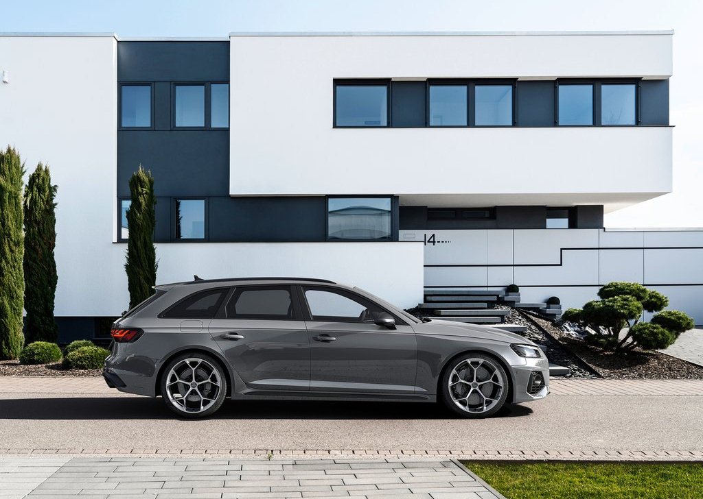 2023 Audi RS4 Avant Competition Plus