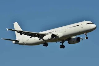 طائرة من طراز إيرباص A321، أحد الطرازات التي من المقرر أن تستلمها الخطوط الجوية الكويتية خلال السنوات المقبلة، التقطت الصورة في مطار تولوز بلانياك (LFBO) في فرنسا