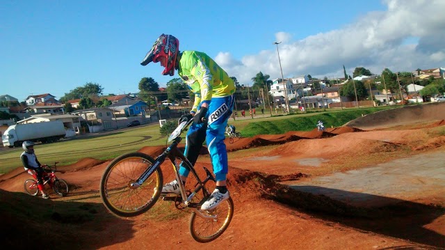 Piloto Mattheus Henning disputa nova etapa do Brasileiro de BMX em Americana (SP)