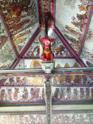 The beautiful ceiling paintings of Kerta Gosa