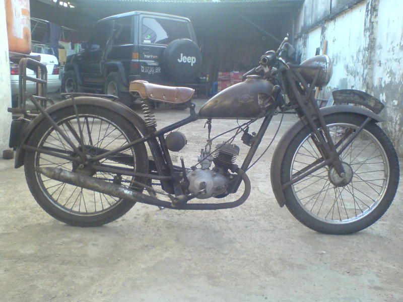 MOTOR TUA (classic motorcycle)