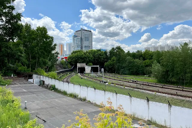Проектируемый проезд № 6414, электродепо «Варшавское» Московского метрополитена, бизнес-центр «Варшавка Sky»