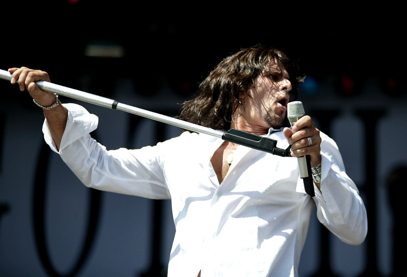 Vocalist Steve Lee of Swiss melodic hard rockers Gotthard was killed Tuesday