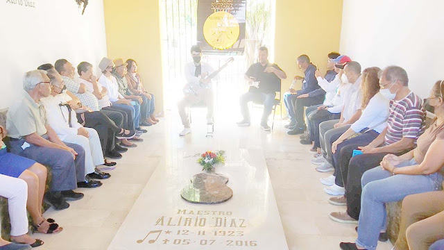 CONMEMORARON ANIVERSARIO DEL FALLECUMIENTO DE ALIRIO DÍAZ