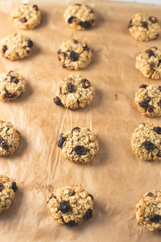 Galletas de avena con pasas - Estas galletas de avena con pasas son un desayuno o snack muy saludable porque están hechas con ingredientes naturales.