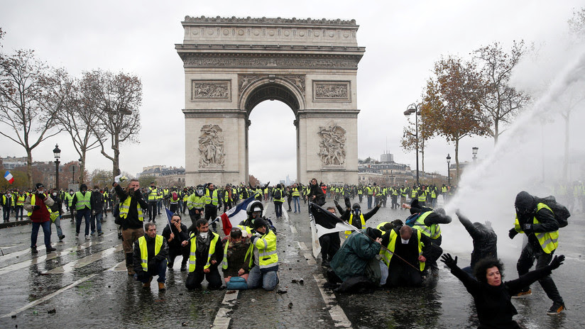 Francia: 12 periodistas de RT resultan heridos en las protestas