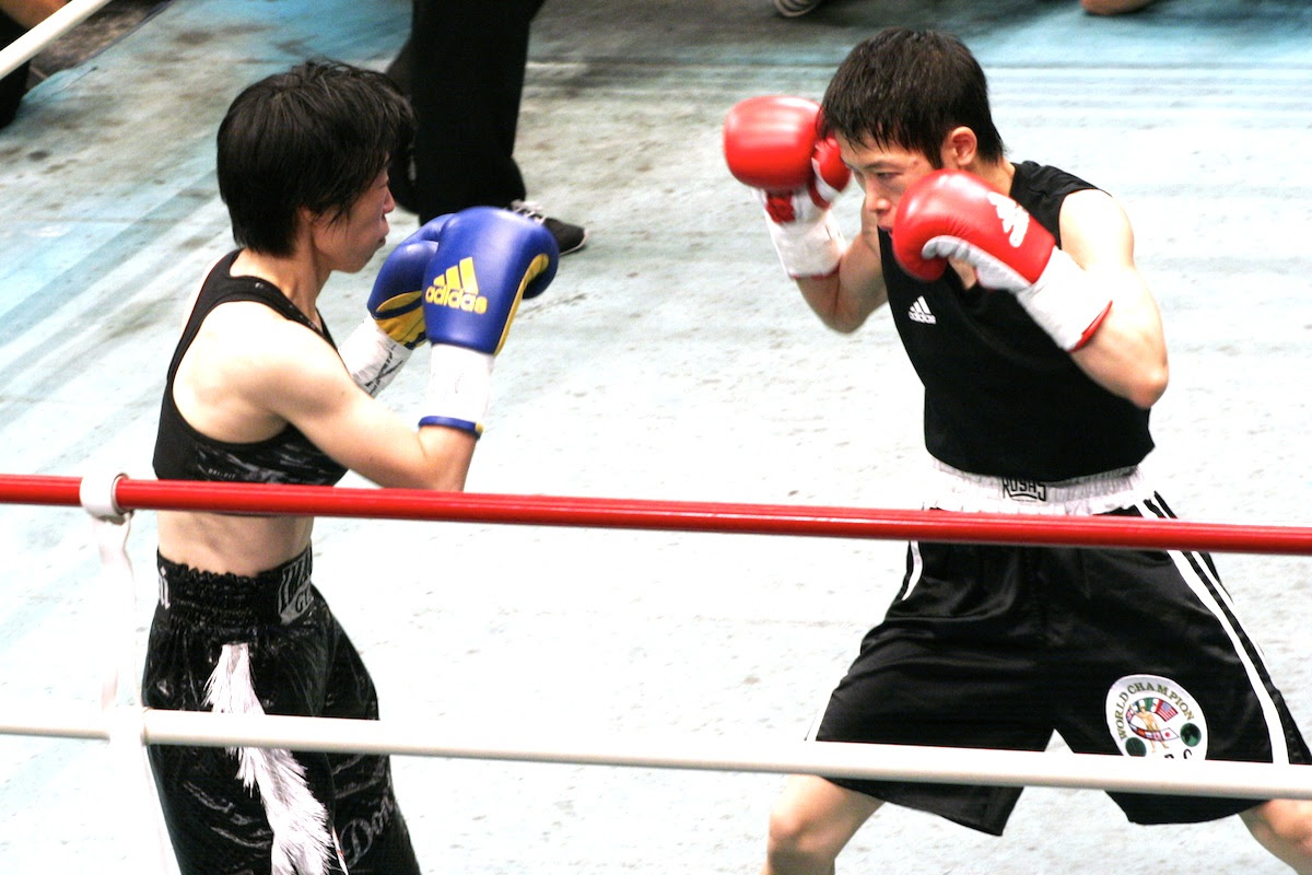 上選択 小関桃 バッティング 人気の画像をダウンロードする