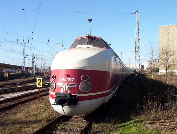 In 1963 when the train was put into operation for the first time it was officially called vt 18.16. Pikoman S Modellbahn Seite Fotos Svt 175