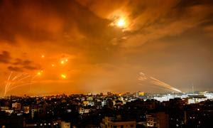 Los ataques con misiles continúan durante toda la noche en Gaza.
