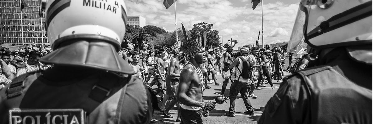 22-04-2019-indigenas-policia-acampamento-terralivre-2018_midianinja.jpg