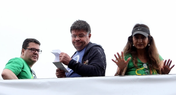 25/08/2019 - Na foto, o comediante Marcelo Madureira hostilizado por manifestantes