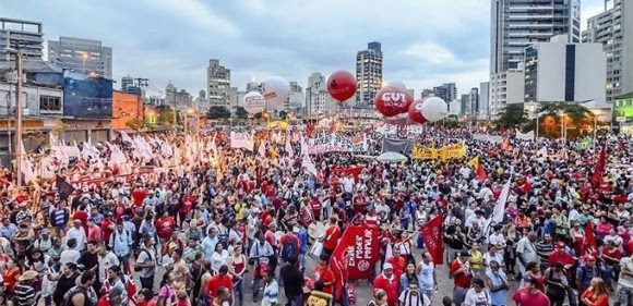 marcha_apoyo_dilma_2015