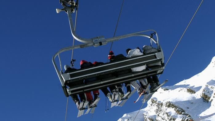 Stations de ski : La Clusaz se réinvente pour attirer les clients, malgré la fermeture des pistes