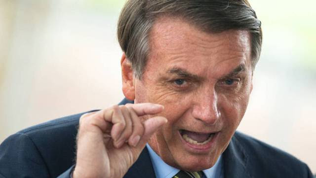 Bolsonaro vê Exército, vice Mourão e 27 governadores marcarem distância