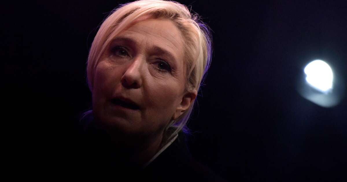 François Bayrou donne son parrainage à Marine Le Pen pour la présidentielle