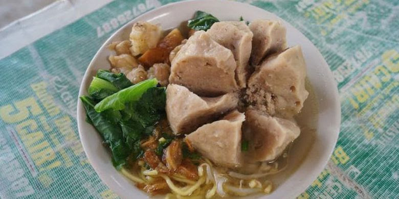 Bakso Bogem Mas Tre di Kelurahan Mangunsari, Gunungpati, Kota Semarang, Jawa Tengah. 