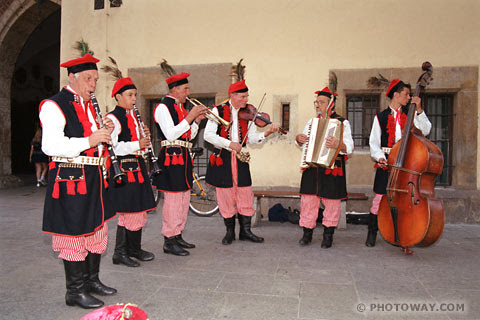 As well as the sung poetry genre (poezja śpiewana) and others. Polish Folk Music Photos Of A Polish Folk Orchestra In Krakow Photo