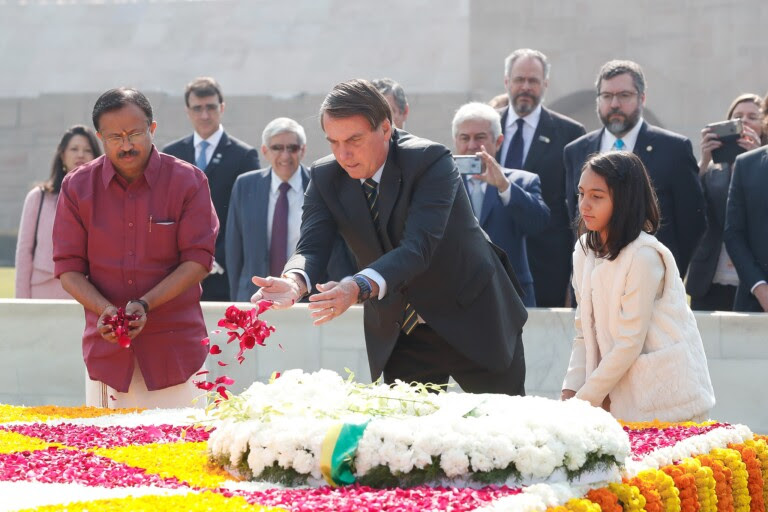 Bolsonaro e Laura participam de homenagem a Gandhi