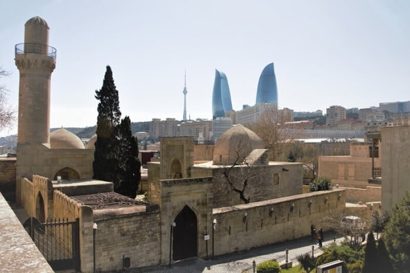 Las autoridades locales denunciaron que azerbaiyán continúa torpedeando el acuerdo firmado en moscú por ereván y bakú. Viajar A Azerbaiyan Europa En El 2021 Que Ver En El Pais Mas Desconocido Del Caucaso Living La Vida Georgia