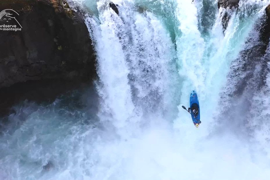 "L'état de nos rivières n’est pas gai", Nouria Newman, championne du monde de kayak, essaye de sensibiliser le public à la protection de ces écosystèmes