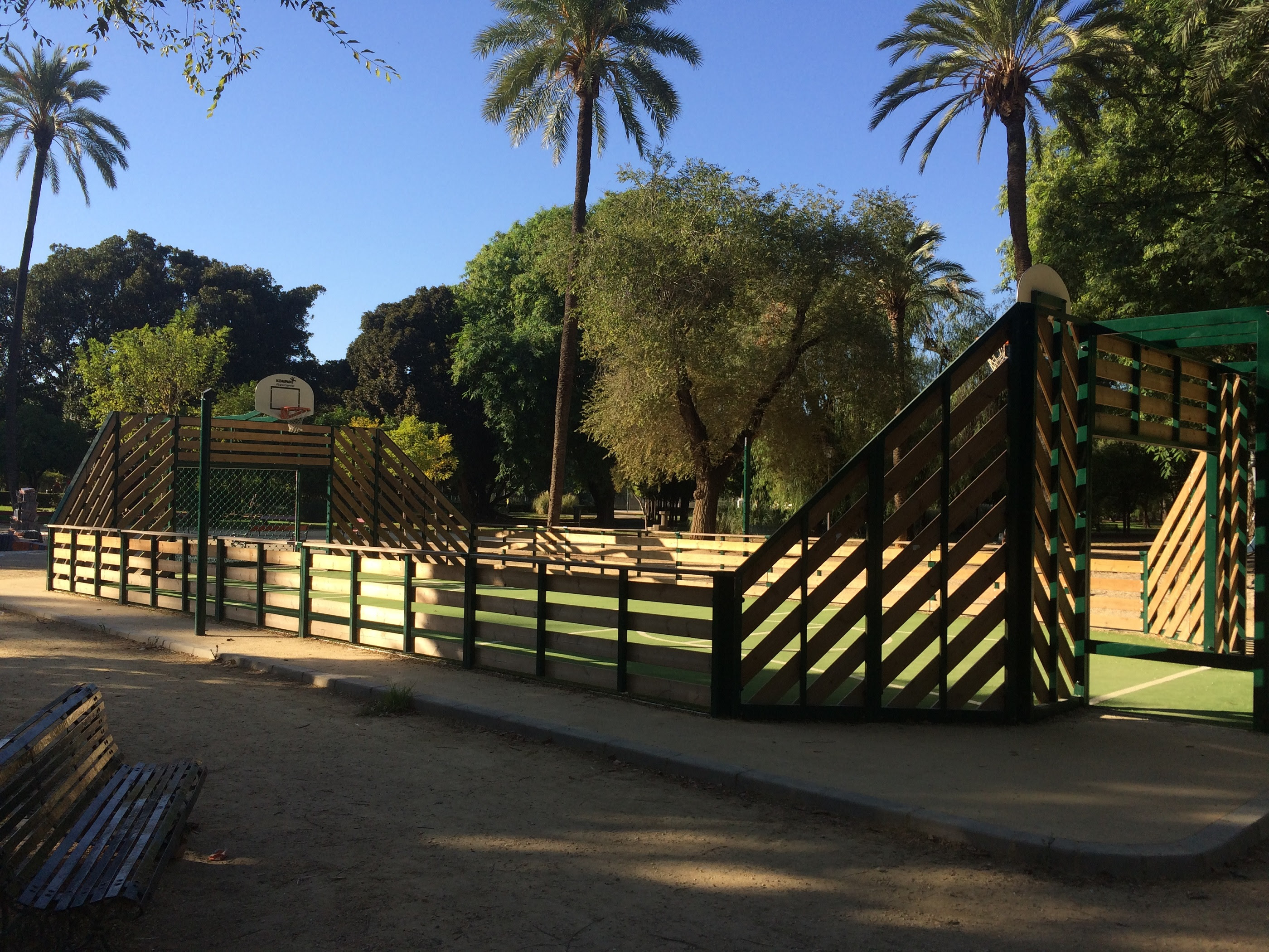 Local comercial en los remedios muy bien ubicado y en perfecto estado. Parque De Los Principes Sevilla Analisis Critico Bmr 2016 2017 Jardineria Y Paisajismo