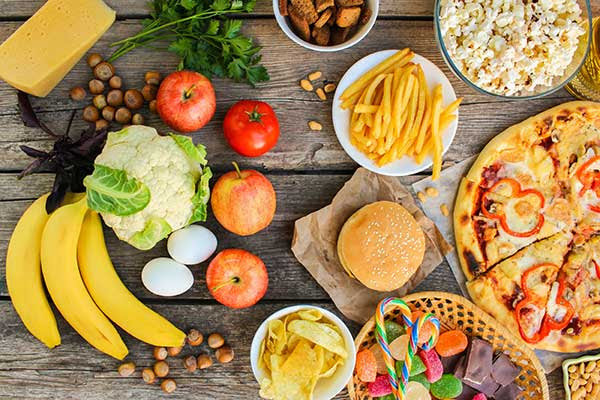 healthy food and unhealthy food