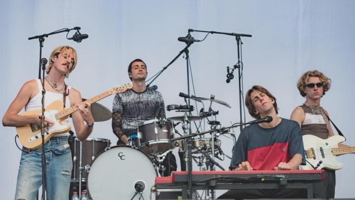 Rock en Seine 2022 : avec sa pop acidulée, le groupe australien Parcels transforme le festival en dance club à ciel ouvert