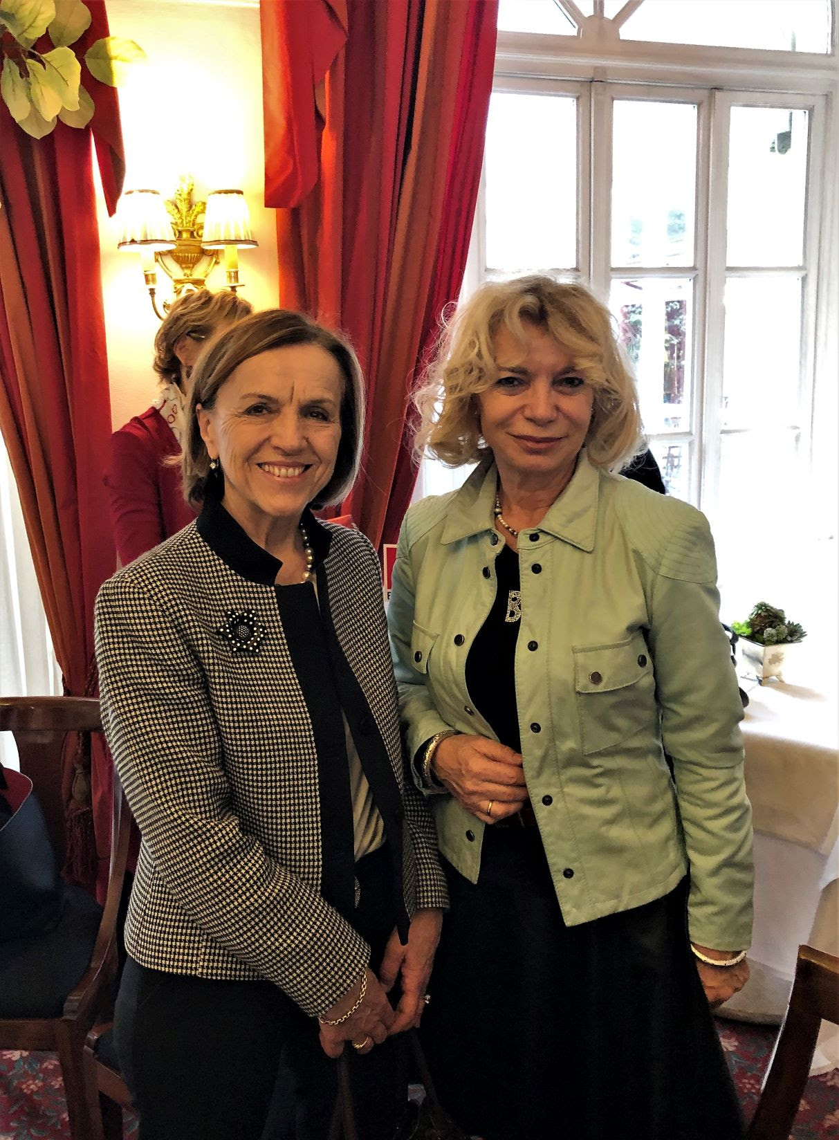 Italian welfare minister elsa fornero broke down in tears as she announced an end to inflation indexing on all but the lowest. Elsa Fornero Mai Rifarei Il Ministro Viavaiblog It