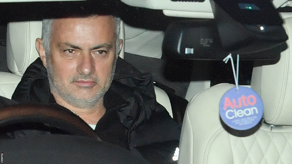 Uefa champions league manchester united f.c. Kak Mourinyu Prishel K Uvolneniyu Iz Manchester Yunajted Bbc News Russkaya Sluzhba
