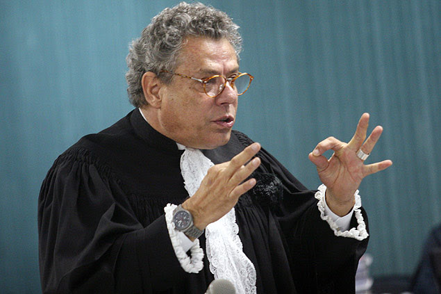 O advogado Técio Lins e Silva durante julgamento em 2013, no Rio