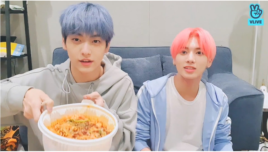 Thank you for your patience while i worked on this!!! V Report Txt S Soobin Taehyun Carve Out Time To Chat With Fans